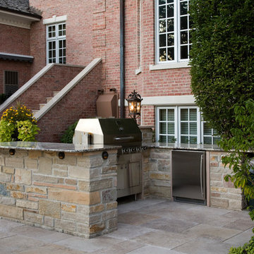 Lake Forest, IL Swimming Pool and Raised Hot Tub with Laminar Fountains