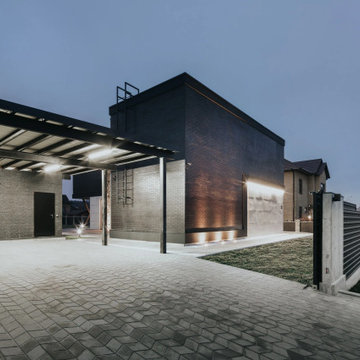 BUDDY'S HOUSE