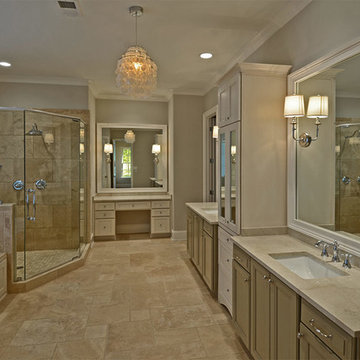 9007 Hollybrook