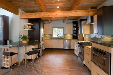 Inspiration for a traditional kitchen in Portland.