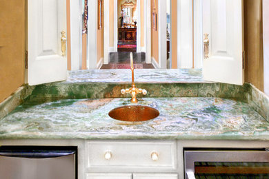 Wine cellar - traditional wine cellar idea in Austin