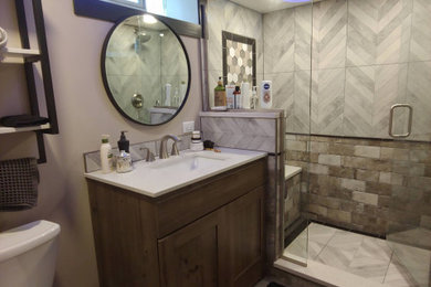 Inspiration for a modern bathroom remodel in Detroit