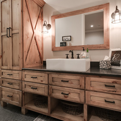 Country home design photo in Oklahoma City
