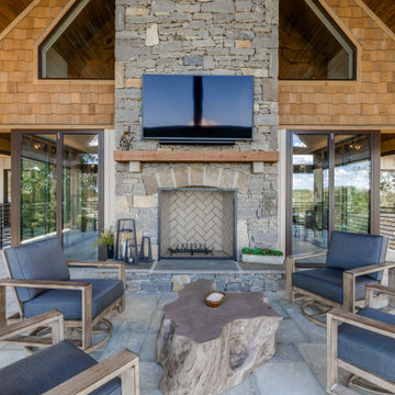 A Waterfront Retreat with 280-Degree Views via Open Corner Glass NanaWall Doors