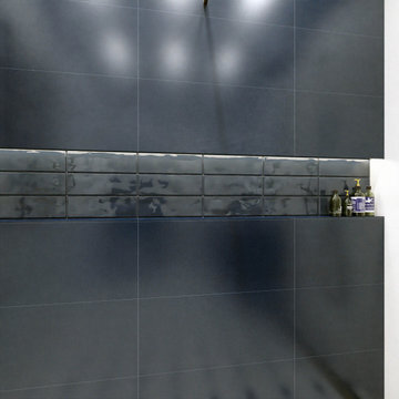 Blaue Porzellan Fläche: 5 m²