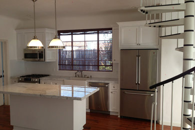 Transitional kitchen photo in Los Angeles