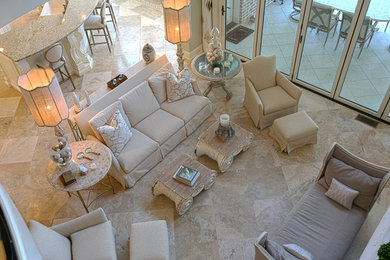 Transitional living room photo in Nashville