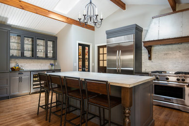 Example of an eclectic kitchen design in Detroit