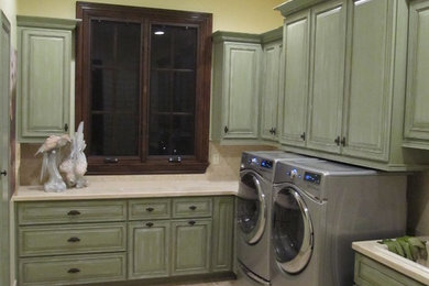 Example of a laundry room design in Phoenix