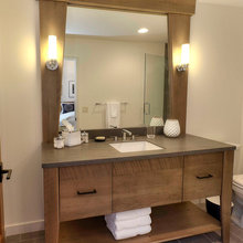 Main floor 2nd bathroom