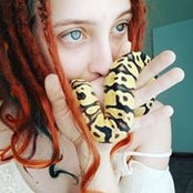 Samantha Harris's photo