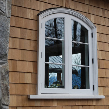 Wall Shakes over Round Window