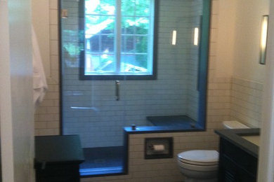Bathroom - modern bathroom idea in New York