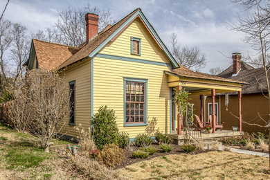 Example of a classic exterior home design in Nashville