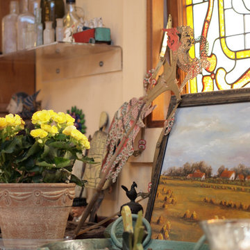 My Houzz: Art and Antiques in a Louisiana Center-Hall Cottage