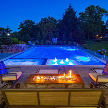 Arlington Heights, IL Swimming Pool and Hot Tub with Jump Rock