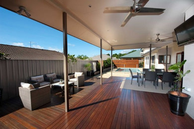 Contemporary deck in Cairns.