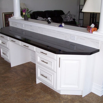 Gourmet Kitchen with Butler Pantry & Writing Desk