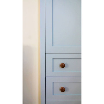 Shaker style wardrobe with birch ply internals.