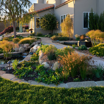 Loma Mariposa Garden Walkway