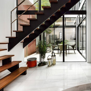 東京23区のコンテンポラリースタイルのおしゃれな玄関ロビーの写真