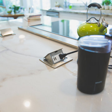 Lola's Timeless Kitchen