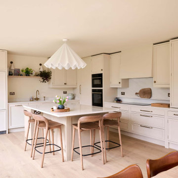 Light Neutral In-Frame Kitchen in London