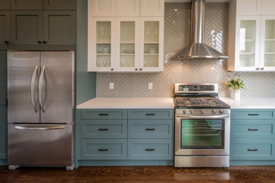 Example of a kitchen design in Minneapolis