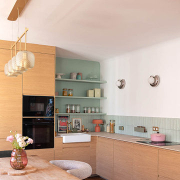 Un appartement des années 50 réinventé en cocon familial lumineux