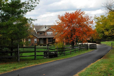 Photo of a traditional landscaping in Cincinnati.