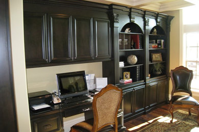 Example of a classic home office design in Boise