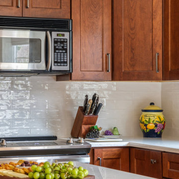 Merillat Masterpiece Kitchen in Bolt Cherry Chocolate