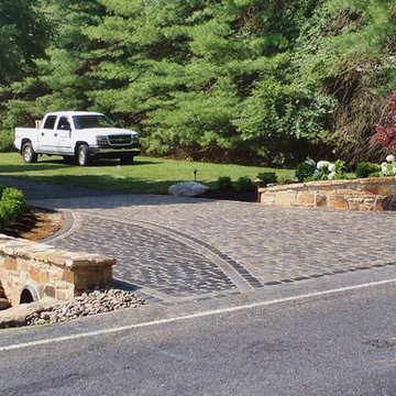 Natural Stone Mailbox/Walls and Courtstone Drive