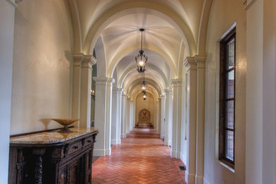 Tuscan hallway photo in Seattle