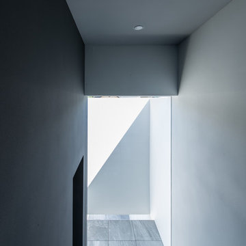 T-HOUSE