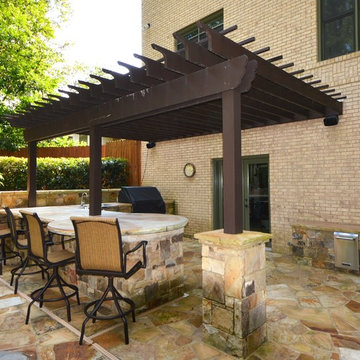 Outdoor Kitchen & Pool