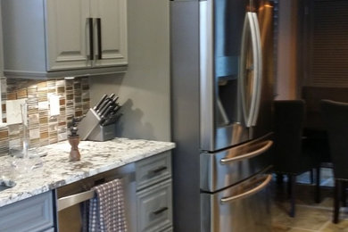 Minimalist kitchen photo in Atlanta