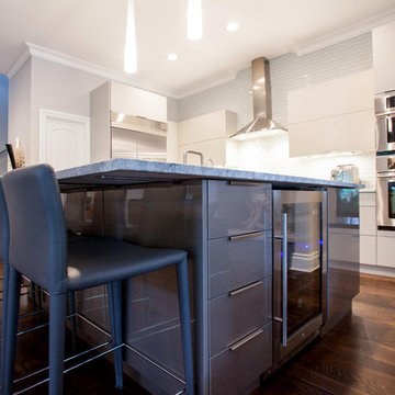 Contemporary Painted Grey Kitchen with High Gloss Island