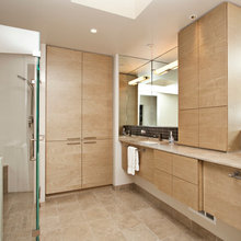 bathroom.lightfixture.in.mirror