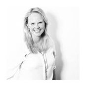 Carina Lee's photo
