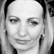 Yvette Radnai's photo