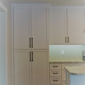 Atlantic Beach, Beach Bungalow White Kitchen