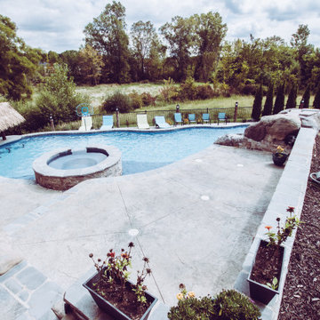 Innovation and Complexity in a Vinyl Liner Pool with Extreme Elevations