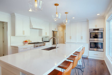 Example of a trendy kitchen design in Kansas City