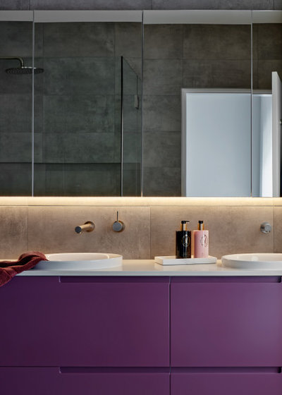 Contemporary Bathroom by Vanda Constructions "Custom Homes & Renovations"