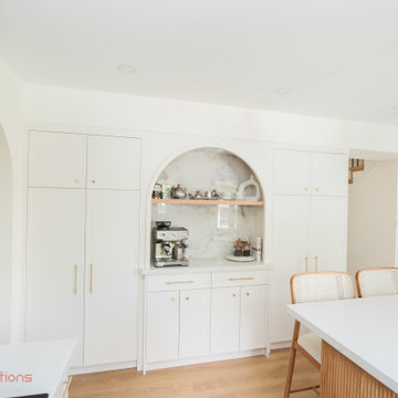 Organic Texture, Sophisticated Form: Story of a Transitional Kitchen