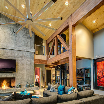 Sandpoint, Idaho, Vacation Home: Living Room with elevator