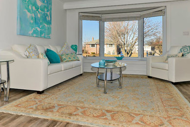 Example of a classic living room design in Toronto