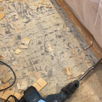 Installation: Hardwood floors & steps