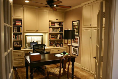 Home office photo in Dallas